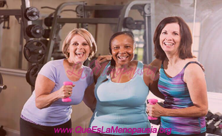 Mujeres con menopausia haciendo ejercicio