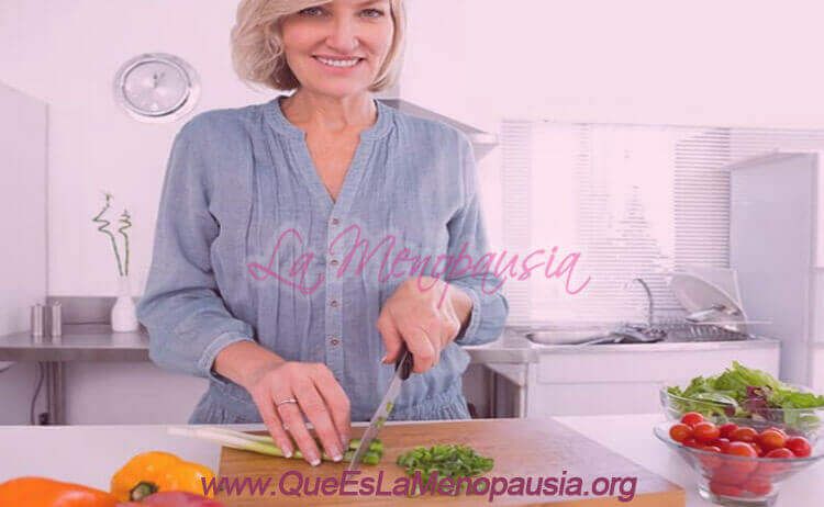 Adopta una buena nutrición en la menopausia