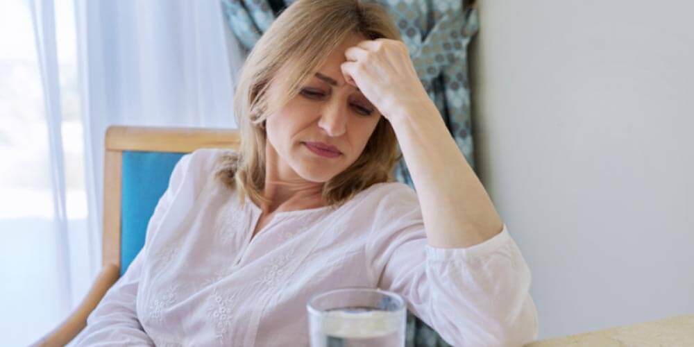 Mucosa gástrica y menopausia: cómo proteger tu estómago en esta etapa 3 Cambios hormonales y su impacto en la mucosa gástrica