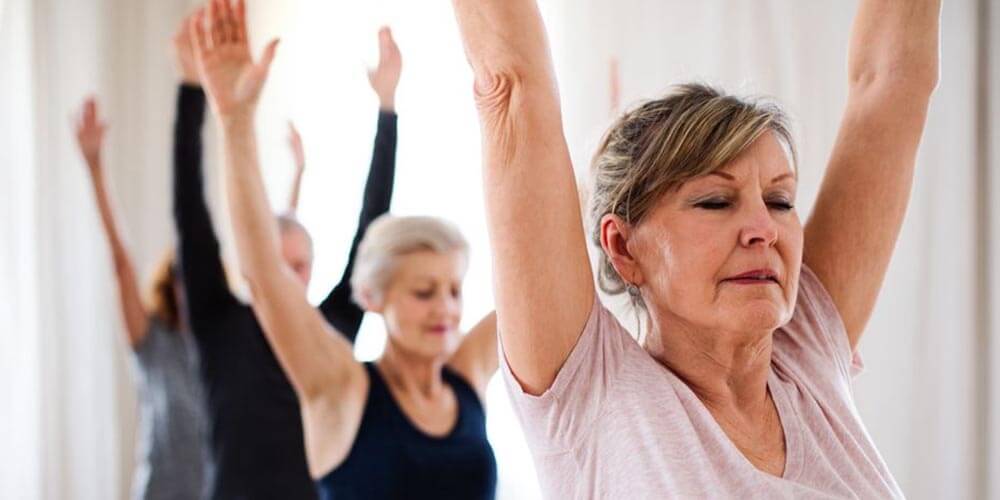 Articulaciones y huesos en la menopausia: cómo mantener la movilidad 4 Hábitos que favorecen la movilidad