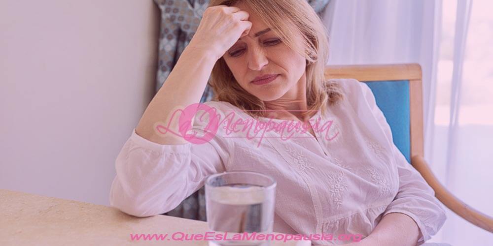 Sequedad bucal y cambios en las encías en la menopausia
